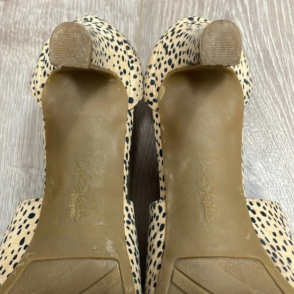 LifeStride Giovanna 2 Cheetah Pumps 7 - Picture 10 of 16